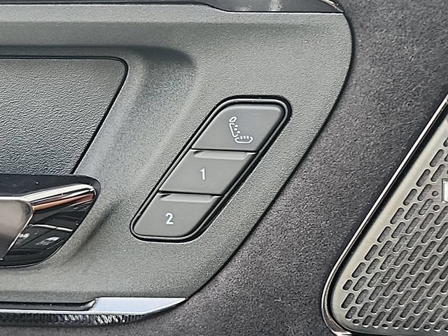 2025 RAM 1500 Base