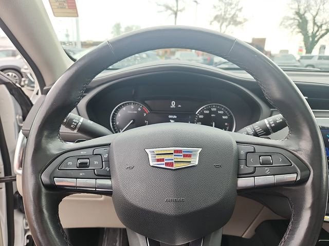 2023 Cadillac XT4 Luxury