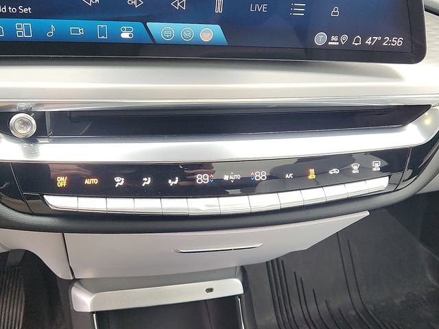 2024 Cadillac LYRIQ Luxury 1