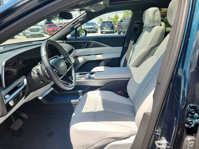 2024 Cadillac LYRIQ Luxury 2