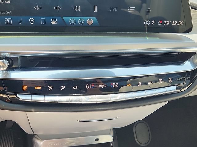 2024 Cadillac LYRIQ Luxury 2
