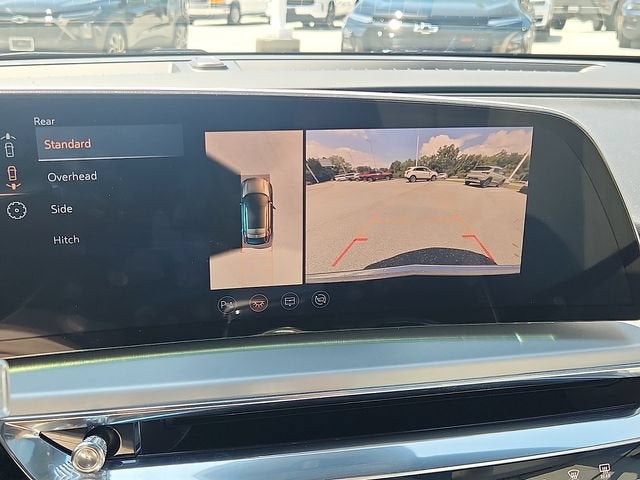 2024 Cadillac LYRIQ Luxury 2