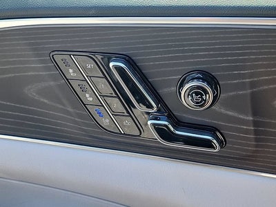 2024 Cadillac LYRIQ Luxury 2
