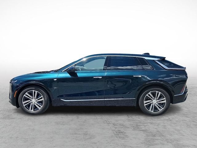 2024 Cadillac LYRIQ Luxury 2