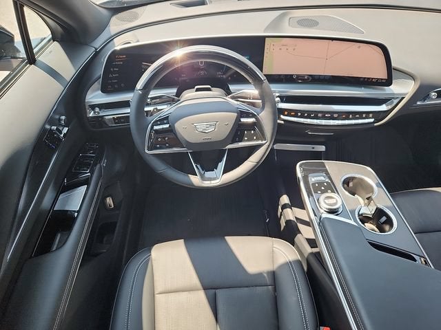 2024 Cadillac LYRIQ Luxury 2
