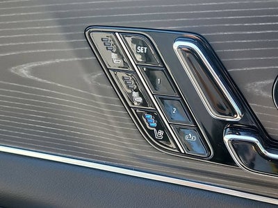 2024 Cadillac LYRIQ Luxury 2