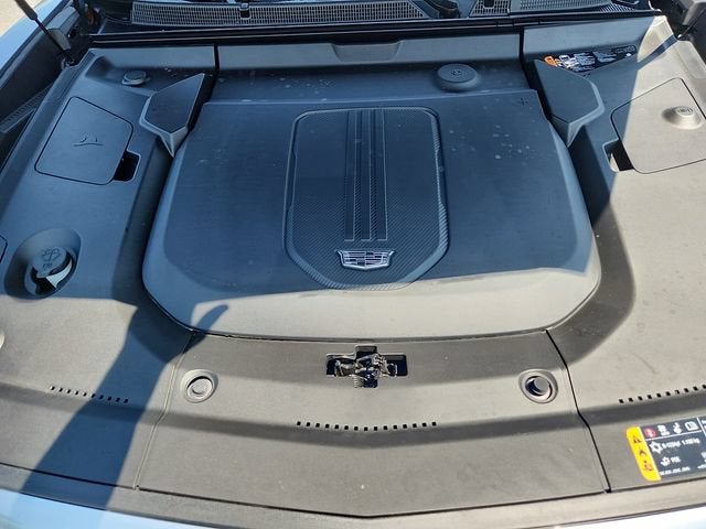 2024 Cadillac LYRIQ Luxury 2