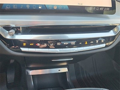 2024 Cadillac LYRIQ Luxury 3