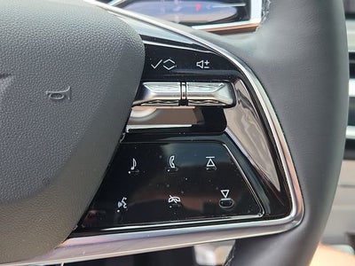 2024 Cadillac LYRIQ Luxury 3