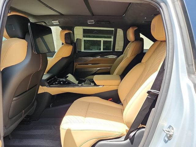 2025 Cadillac ESCALADE IQ Luxury 2