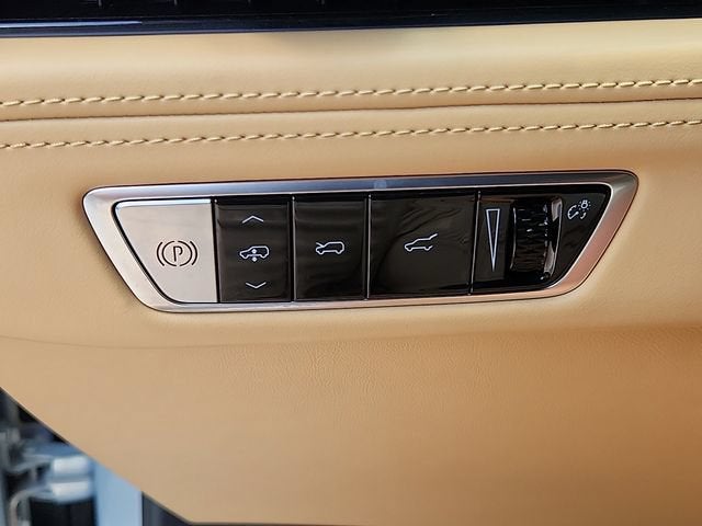 2025 Cadillac ESCALADE IQ Luxury 2