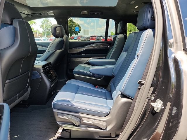 2025 Cadillac ESCALADE IQ Luxury 2