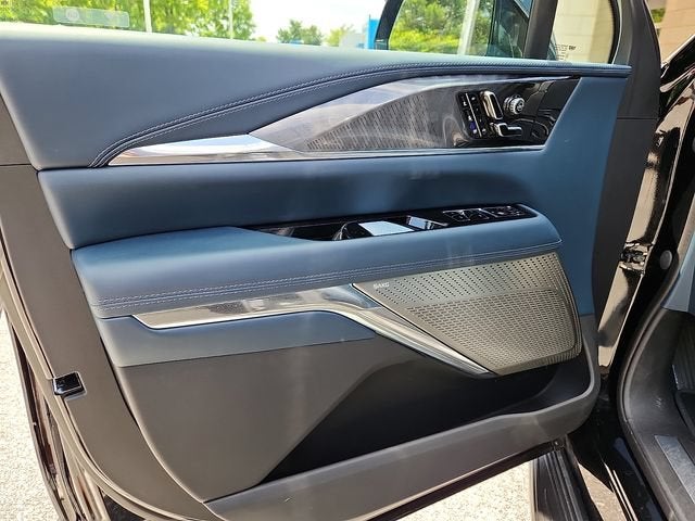 2025 Cadillac ESCALADE IQ Luxury 2