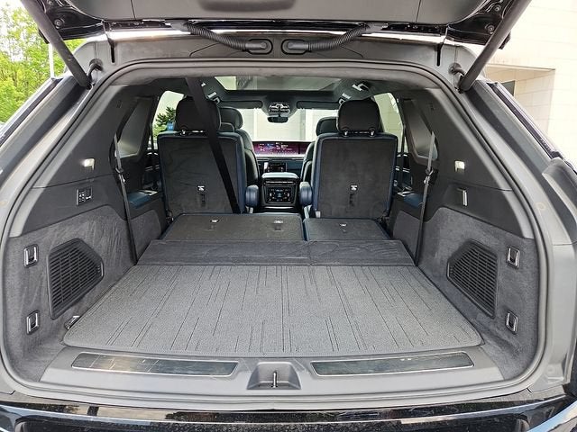 2025 Cadillac ESCALADE IQ Luxury 2