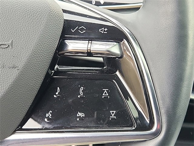 2025 Cadillac OPTIQ Luxury 2