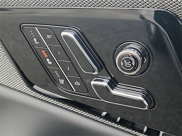 2025 Cadillac OPTIQ Luxury 2