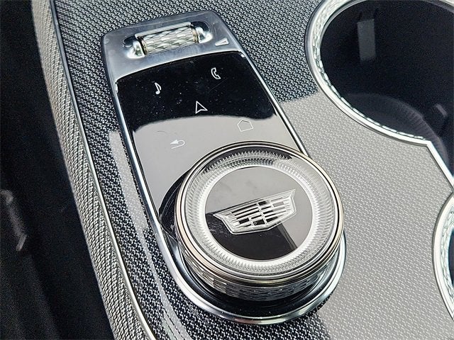 2025 Cadillac OPTIQ Luxury 2