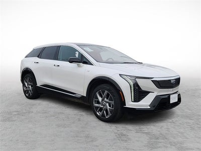 2025 Cadillac OPTIQ Luxury 2