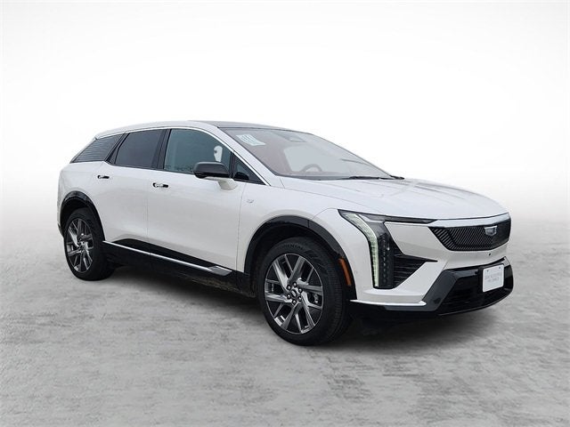 2025 Cadillac OPTIQ Luxury 2