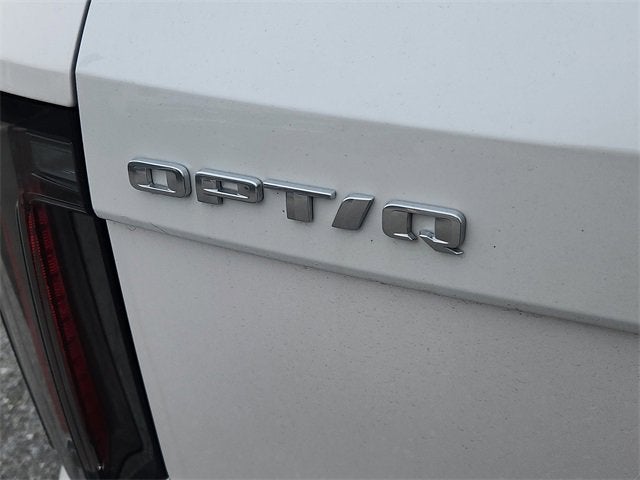 2025 Cadillac OPTIQ Luxury 2