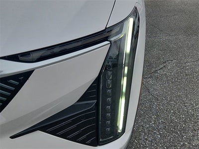 2025 Cadillac OPTIQ Luxury 2