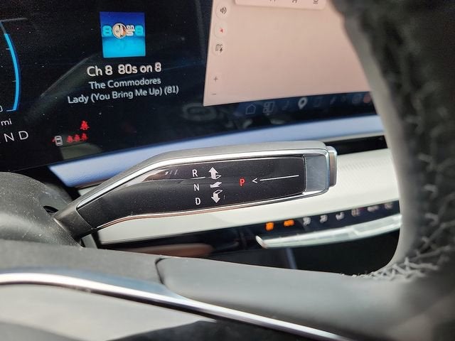 2025 Cadillac OPTIQ Luxury 2