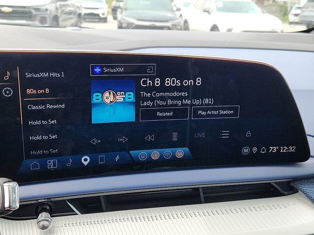 2025 Cadillac OPTIQ Luxury 2