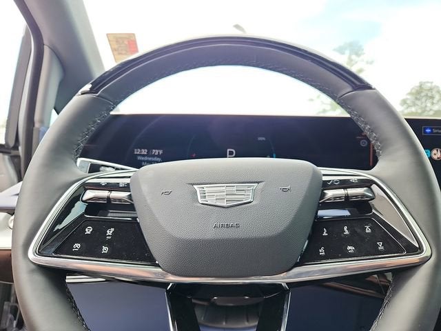 2025 Cadillac OPTIQ Luxury 2