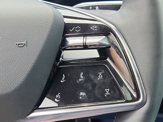2025 Cadillac OPTIQ Luxury 2