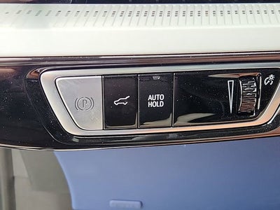 2025 Cadillac OPTIQ Luxury 2