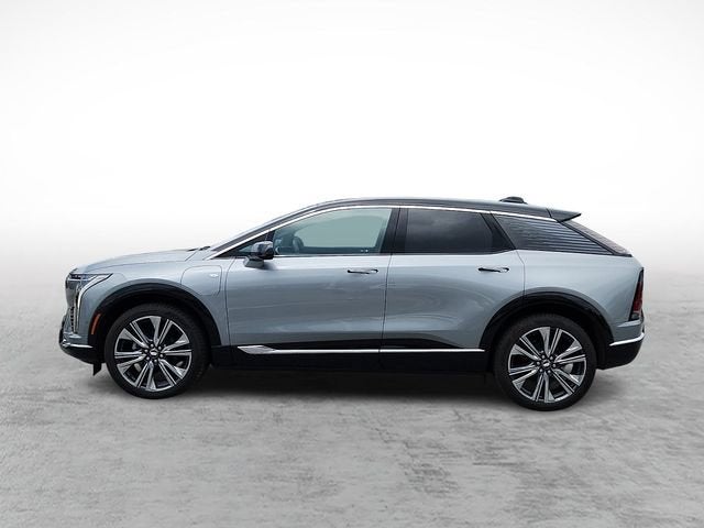 2025 Cadillac OPTIQ Luxury 2