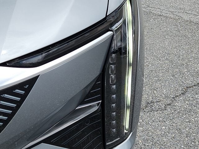 2025 Cadillac OPTIQ Luxury 2