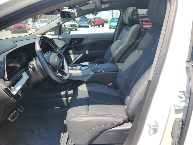 2025 Cadillac OPTIQ Luxury 2