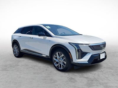 2025 Cadillac OPTIQ Luxury 2