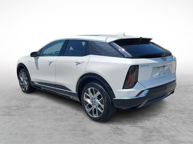 2025 Cadillac OPTIQ Luxury 2