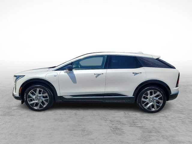 2025 Cadillac OPTIQ Luxury 2