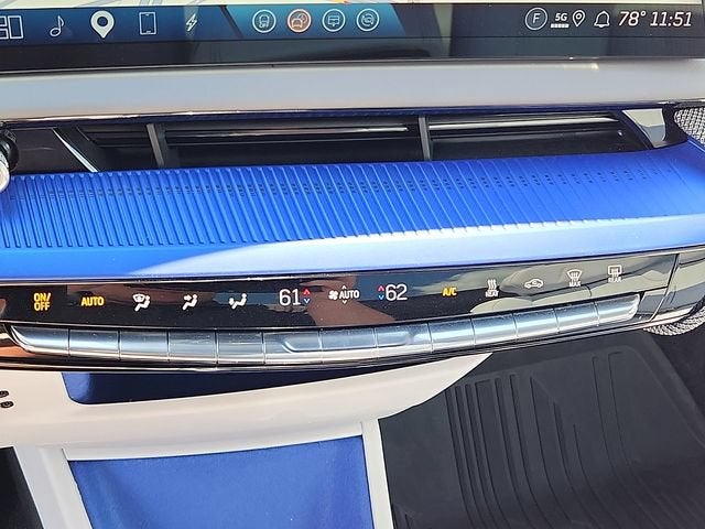 2025 Cadillac OPTIQ Luxury 2