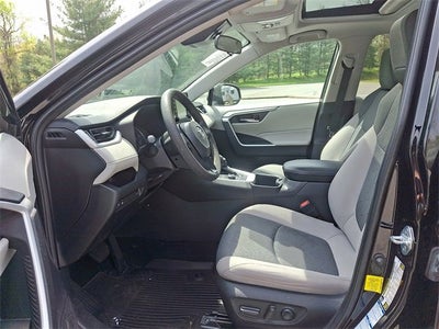 2022 Toyota RAV4 Hybrid XLE