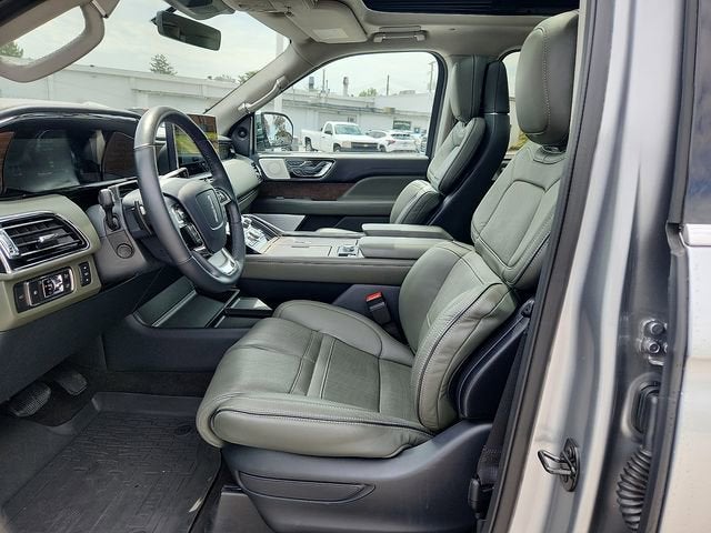 2022 Lincoln Navigator Black Label